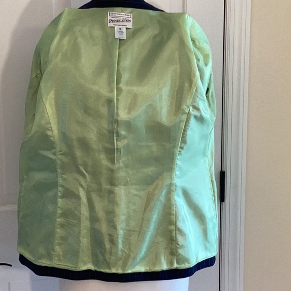 Pendleton Ladies Size 10 Pinstriped Blazer - Picture 8 of 14